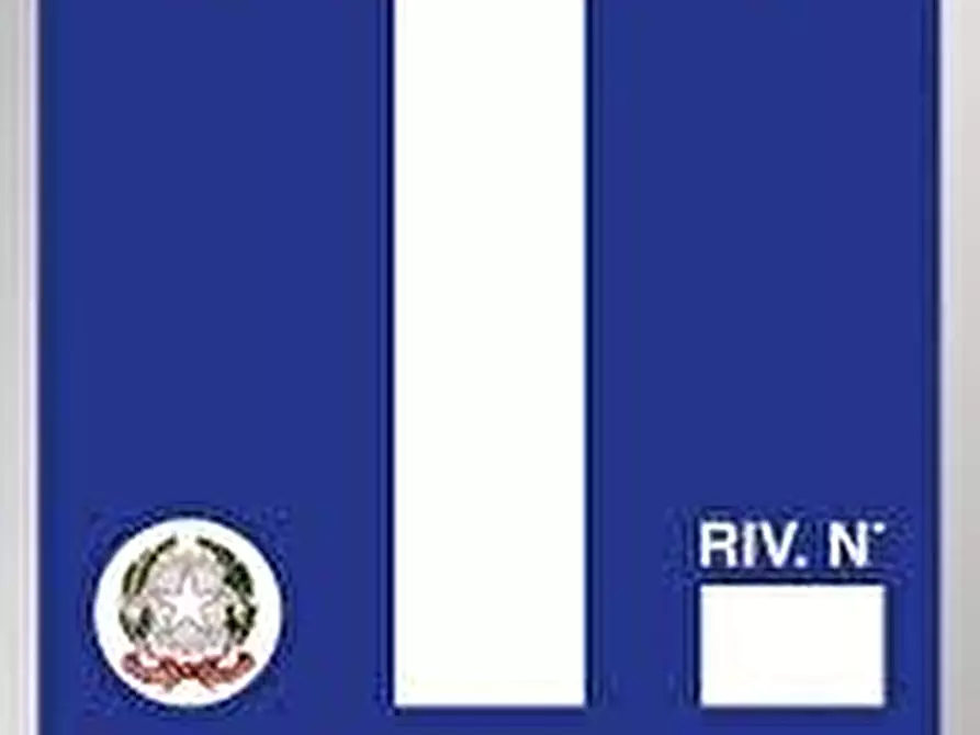 negozio in vendita a Carrara in zona Marina di Carrara