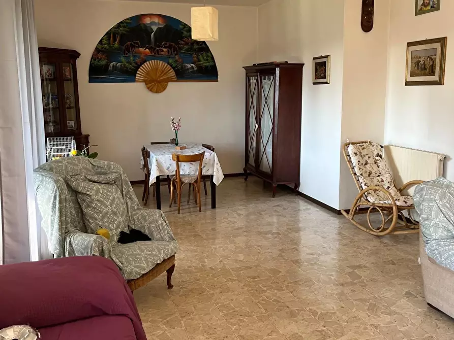 appartamento in vendita a Carrara in zona Avenza