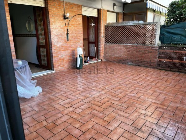 appartamento in vendita a Carrara in zona Marina di Carrara