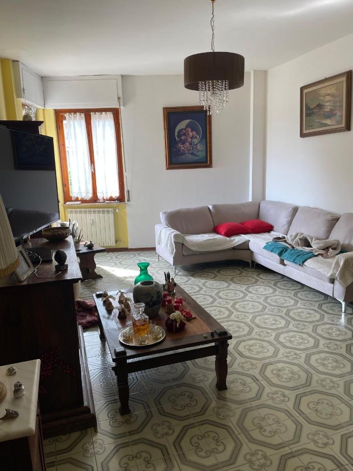 appartamento in vendita a Carrara in zona Marasio