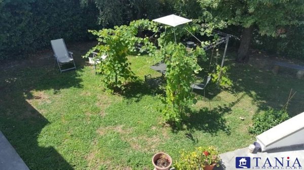 casa indipendente in vendita a Carrara in zona Fossone