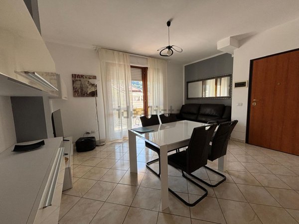 appartamento in vendita a Carrara in zona Centro Città