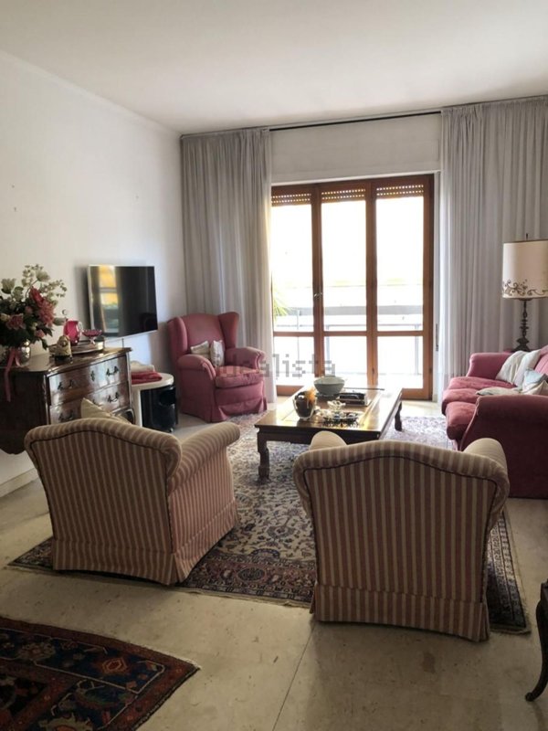 appartamento in vendita a Carrara in zona Avenza