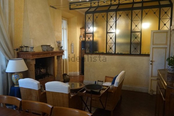 casa indipendente in vendita a Carrara in zona Centro Città