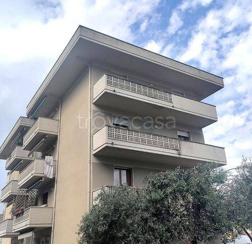 appartamento in vendita a Carrara in zona Avenza