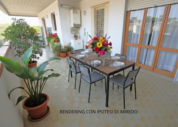 appartamento in vendita a Carrara in zona Marina di Carrara