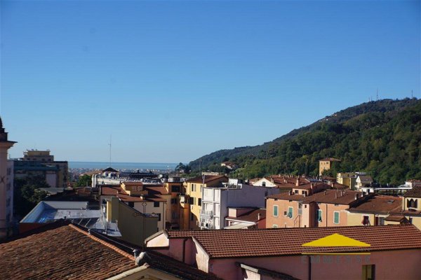 appartamento in vendita a Carrara in zona Centro Città