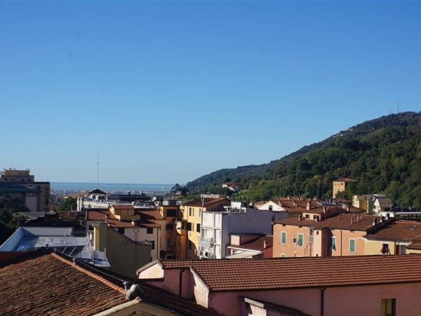 appartamento in vendita a Carrara in zona Centro Città