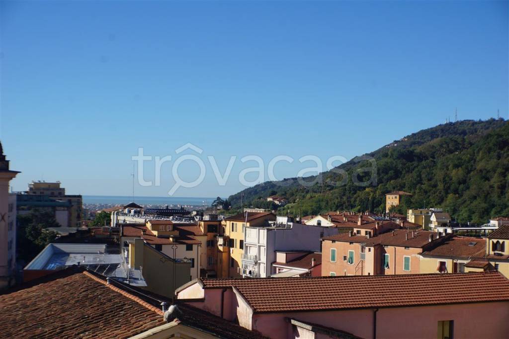 appartamento in vendita a Carrara in zona Centro Città