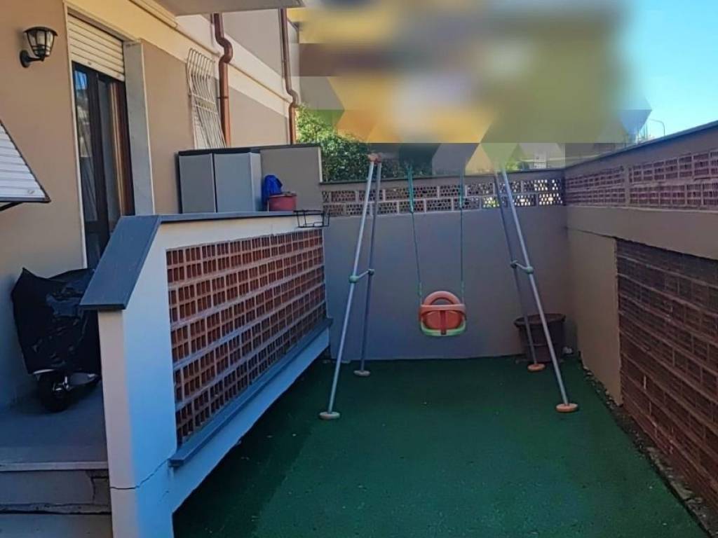 appartamento in vendita a Carrara in zona Avenza