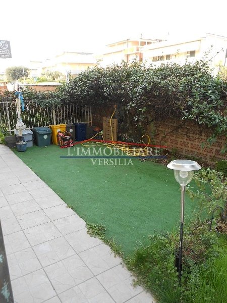 casa indipendente in vendita a Carrara in zona Marina di Carrara