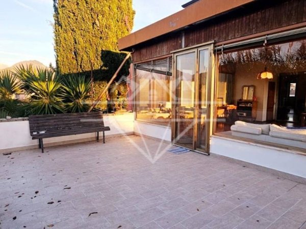 appartamento in vendita a Carrara in zona Avenza