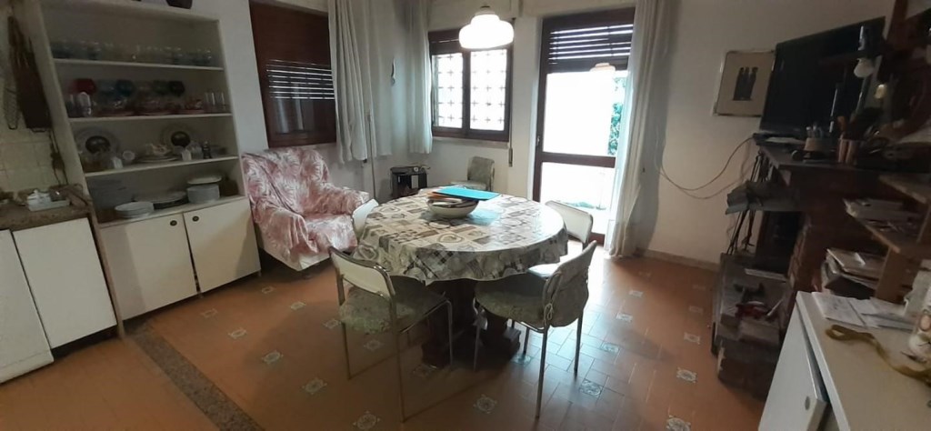 casa indipendente in vendita a Carrara in zona Marina di Carrara