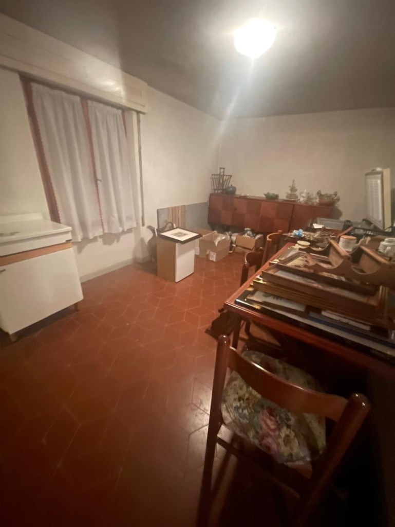 casa indipendente in vendita a Carrara in zona Avenza