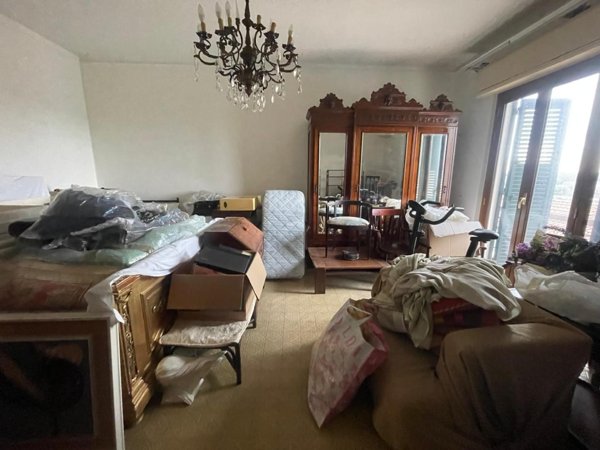 casa indipendente in vendita a Carrara in zona Marina di Carrara