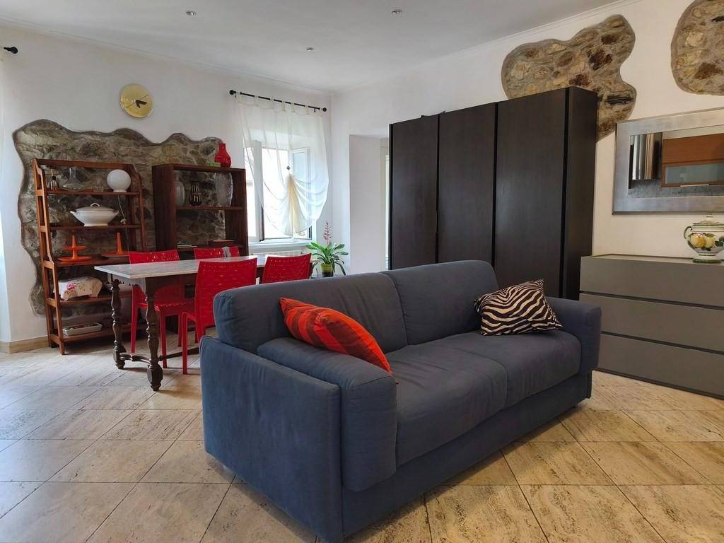 appartamento in vendita a Carrara in zona Miseglia