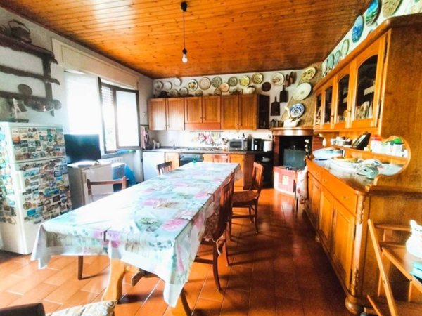 appartamento in vendita a Carrara in zona Fossone