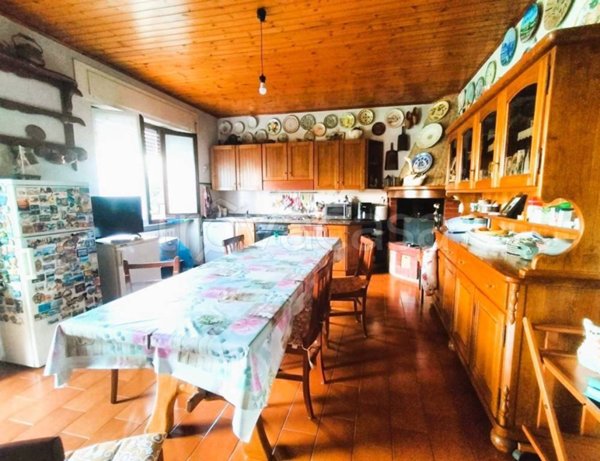 appartamento in vendita a Carrara in zona Fossone