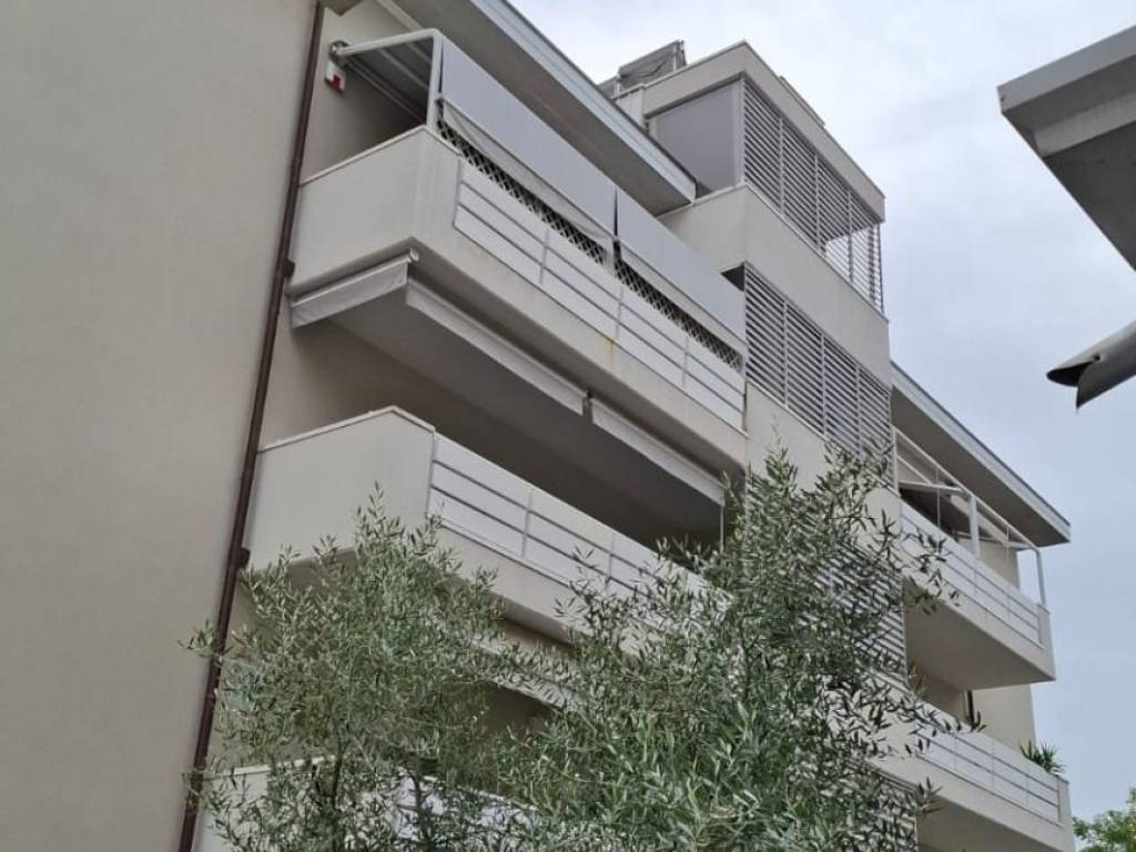 appartamento in vendita a Carrara in zona Avenza