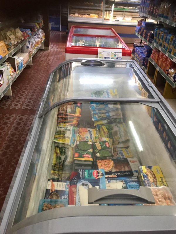 negozio in vendita a Carrara in zona Marina di Carrara