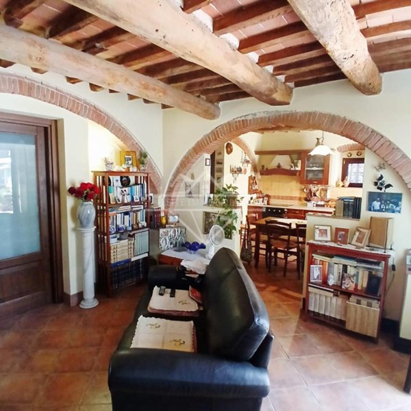 casa indipendente in vendita a Carrara in zona Marasio