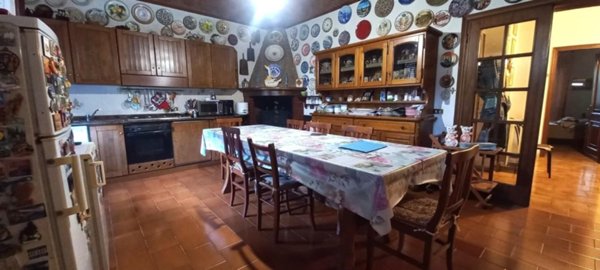 casa indipendente in vendita a Carrara in zona Fossone