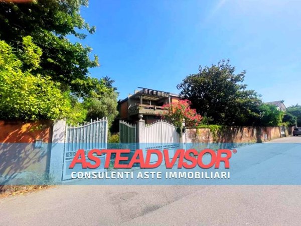 casa indipendente in vendita a Carrara in zona Marina di Carrara