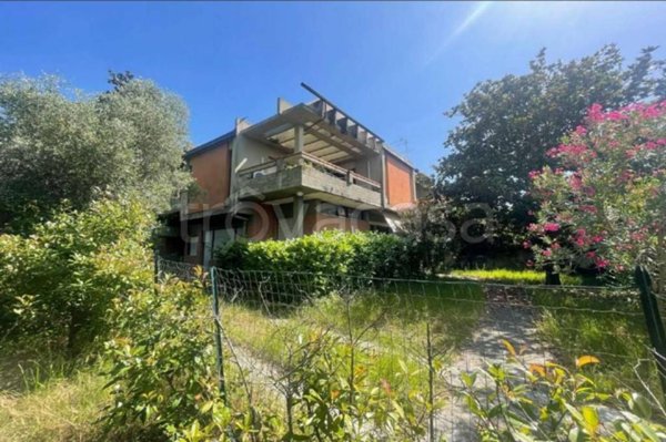 appartamento in vendita a Carrara in zona Marina di Carrara