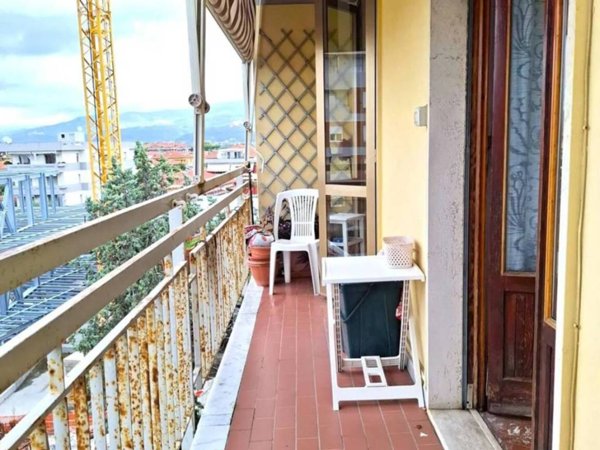 appartamento in vendita a Carrara in zona Marina di Carrara