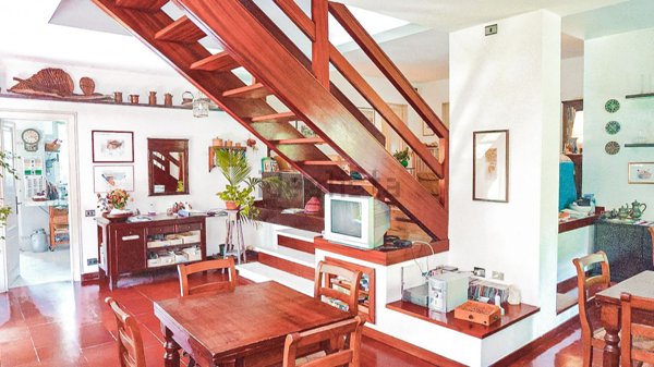 casa indipendente in vendita a Carrara in zona Avenza