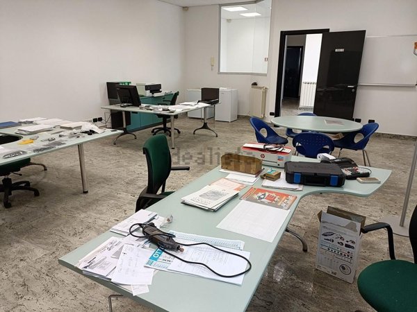 capannone in vendita a Carrara in zona Avenza