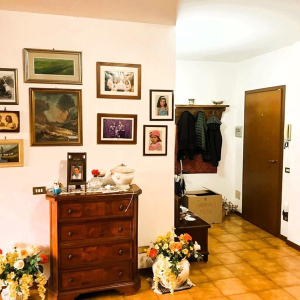 appartamento in vendita a Carrara in zona Bonascola