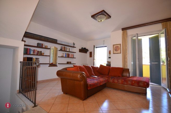 casa indipendente in vendita a Carrara in zona Bonascola