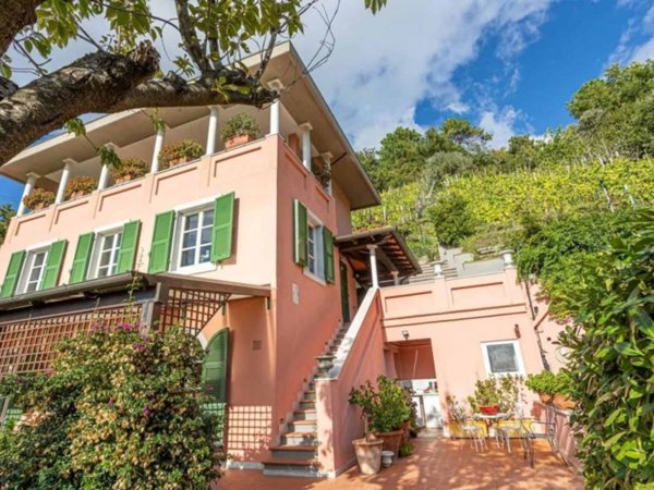casa indipendente in vendita a Carrara in zona Bonascola