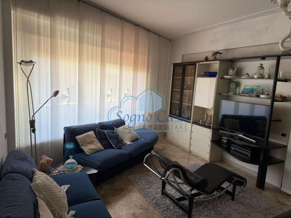 intera palazzina in vendita a Carrara