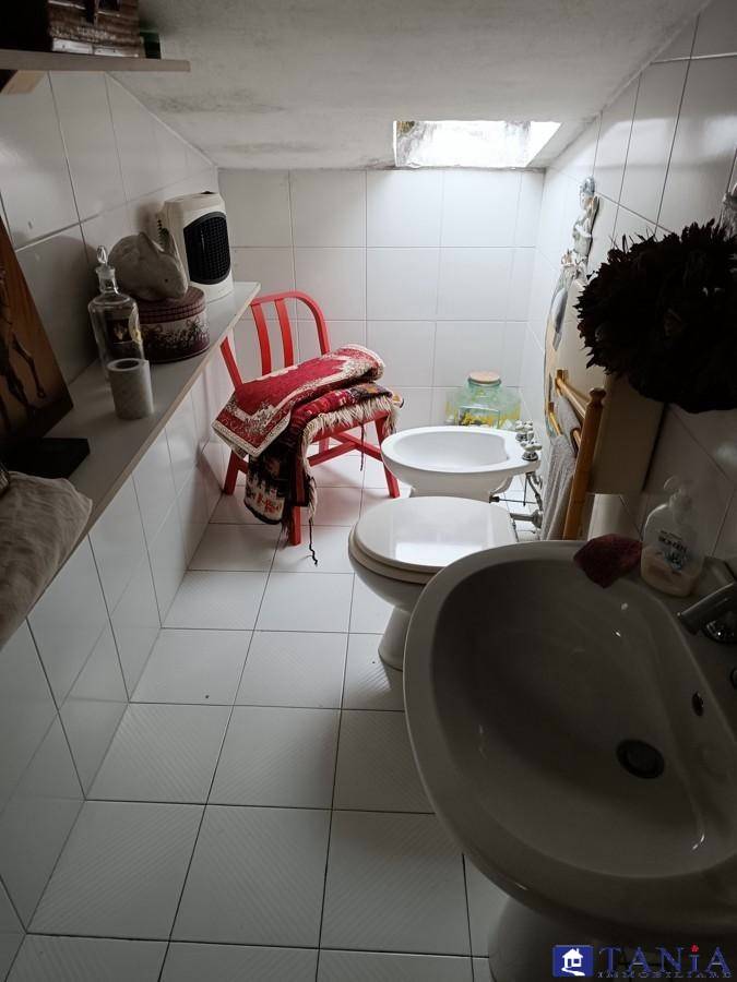 casa indipendente in vendita a Carrara in zona Avenza