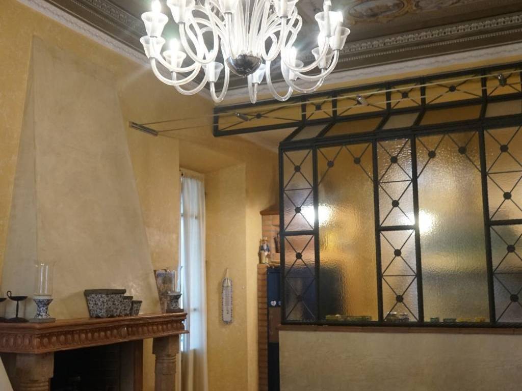 casa semindipendente in vendita a Carrara in zona Centro Città