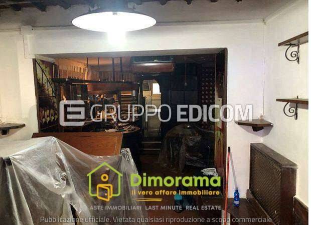 negozio in vendita a Carrara in zona Marina di Carrara