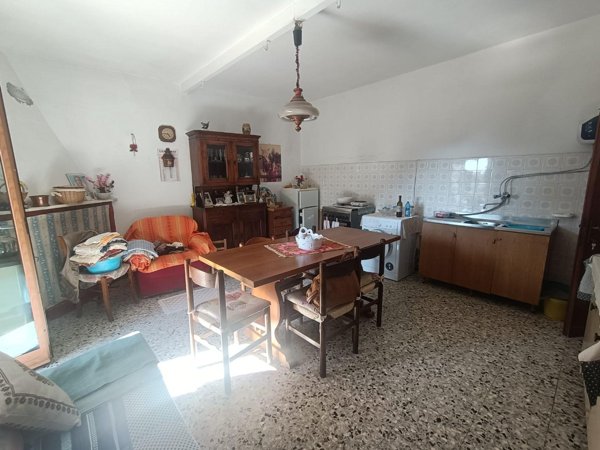 casa indipendente in vendita a Carrara in zona Colonnata