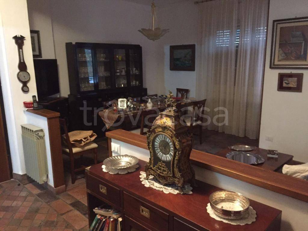 appartamento in vendita a Carrara in zona Fossola