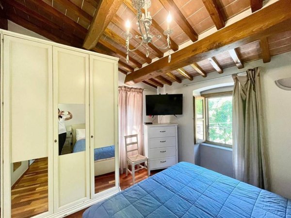 casa indipendente in vendita a Carrara in zona Gragnana