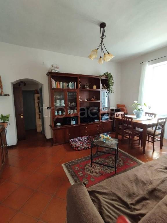 appartamento in vendita a Carrara in zona Avenza