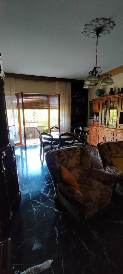 appartamento in vendita a Carrara in zona Stadio