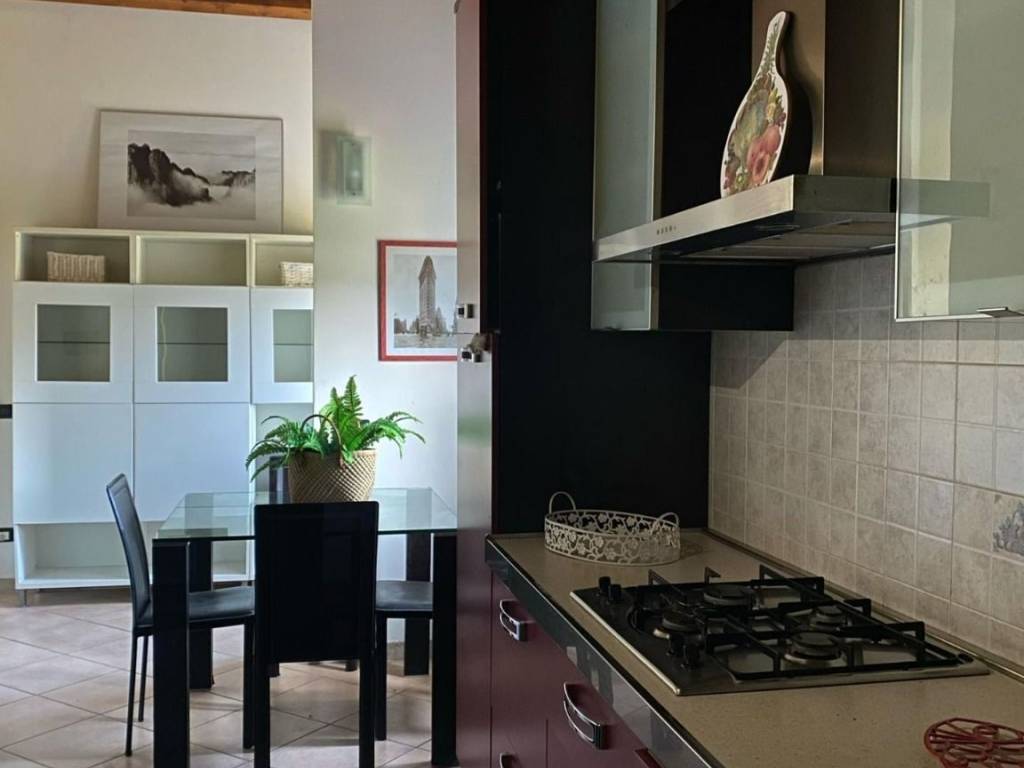 appartamento in vendita a Carrara in zona Bonascola