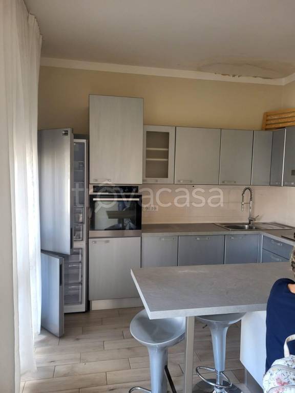 appartamento in vendita a Carrara in zona Battilana