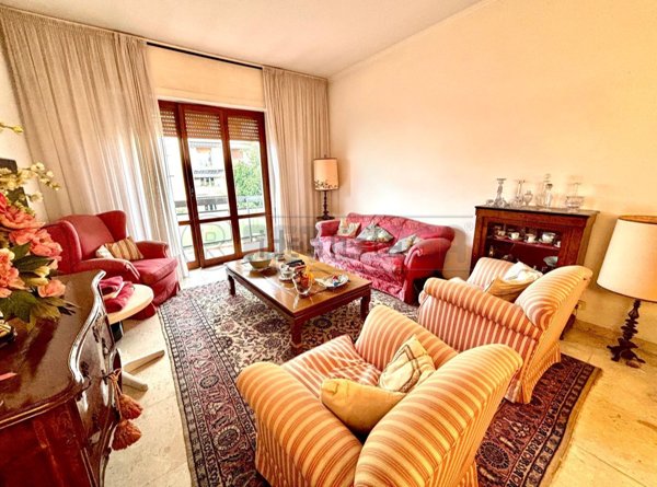 appartamento in vendita a Carrara in zona Avenza