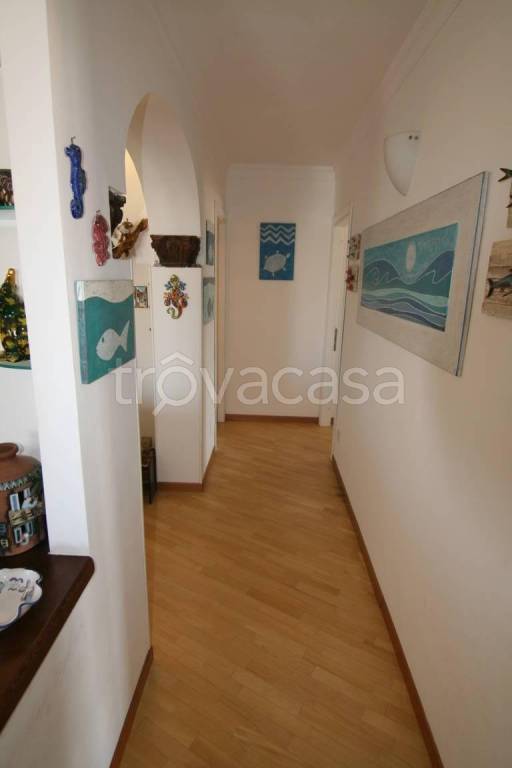 appartamento in vendita a Carrara in zona Marina di Carrara