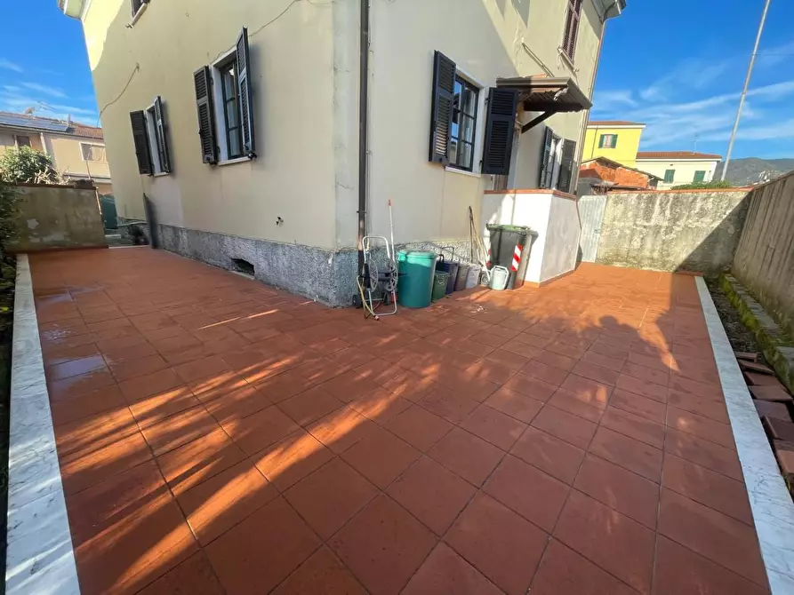 casa indipendente in vendita a Carrara in zona Marina di Carrara
