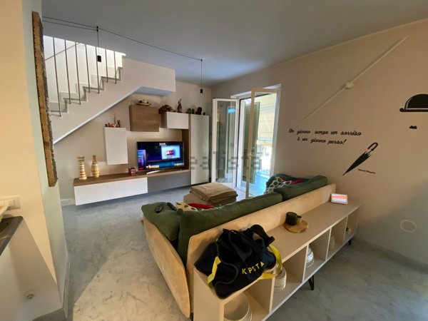 appartamento in vendita a Carrara in zona Avenza