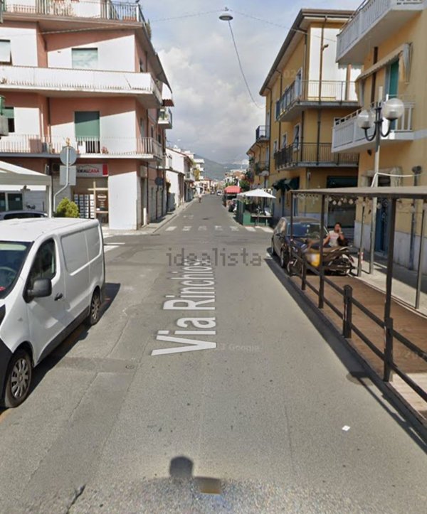 appartamento in vendita a Carrara in zona Marina di Carrara